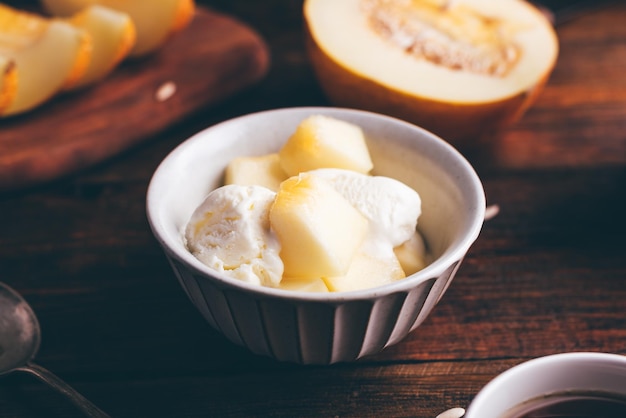 Helado con Rodajas de Melón Dulce