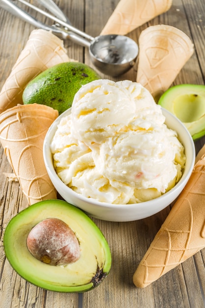 Helado vegano de aguacate