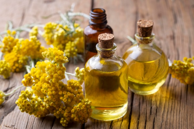 Helichrysum Arenarium aceite de plantas de hierbas medicinales.