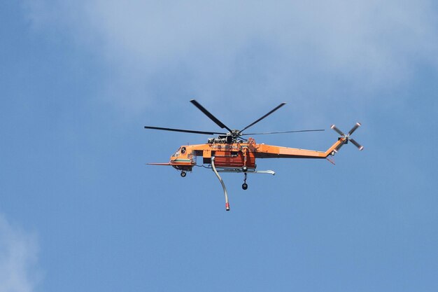 Helicóptero de fuego naranja