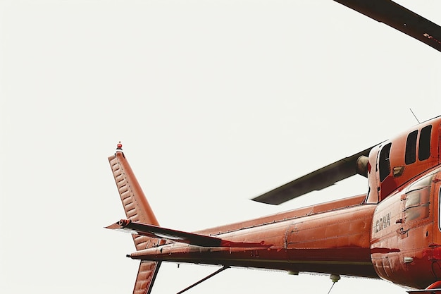 Foto helikopter schwanzboom auf weißem hintergrund