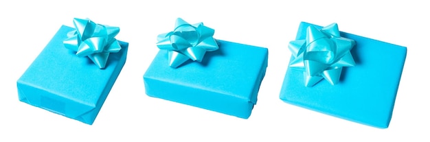 Hellblaues Geschenk mit einem isolierten Schleifenband auf weißem oder transparenten Hintergrund
