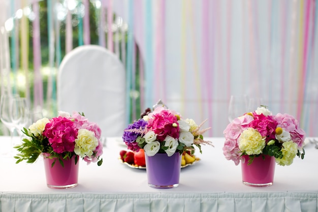 Helle Blumen Hortensie Hochzeit in drei der Topf