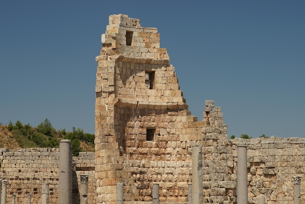 Hellenistisches Tor in der antiken Stadt Perge in Antalya Turkiye