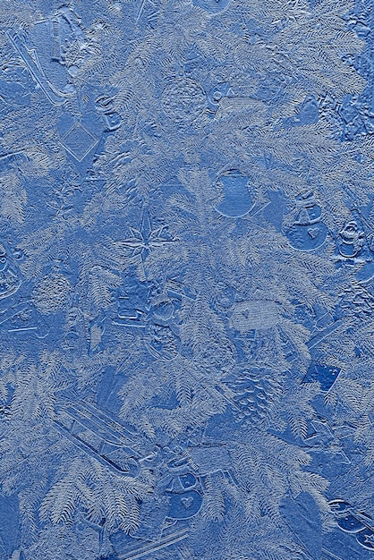 Heller festlicher Hintergrund Ein festlich geschmückter Weihnachtsbaum