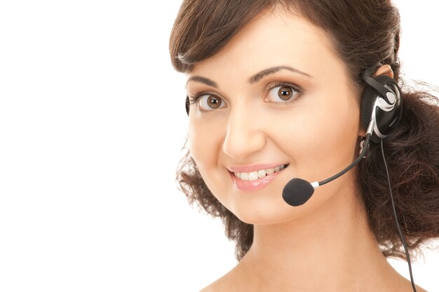 helles Bild einer freundlichen Hotline-Betreiberin