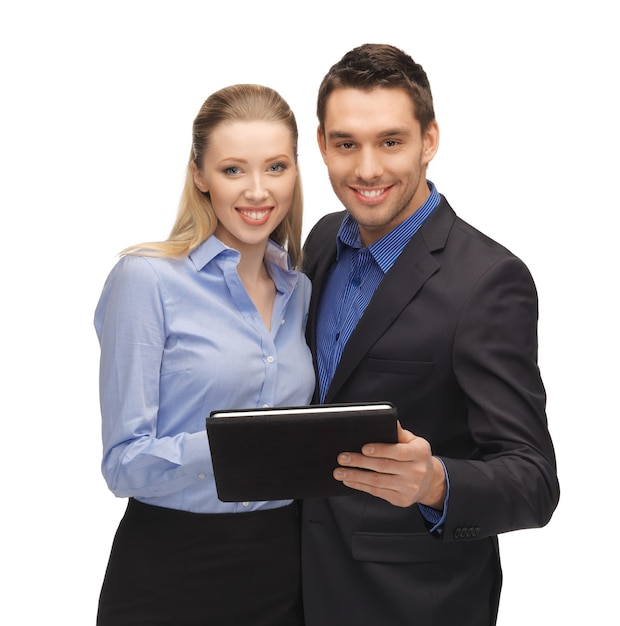 helles Bild von Mann und Frau mit Tablet-PC.