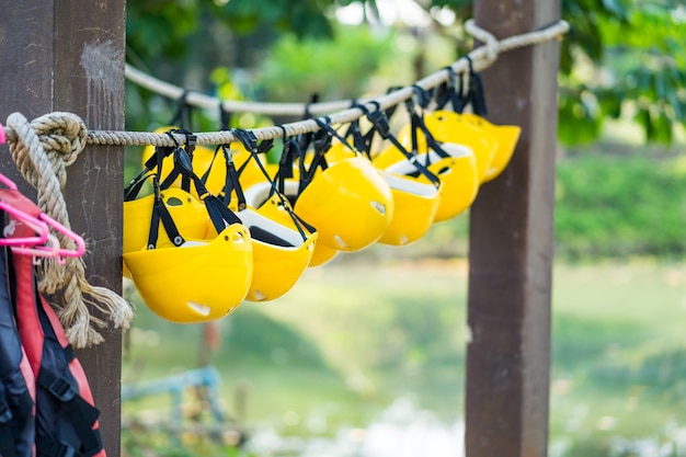 Helm hängt für Wassersportarten