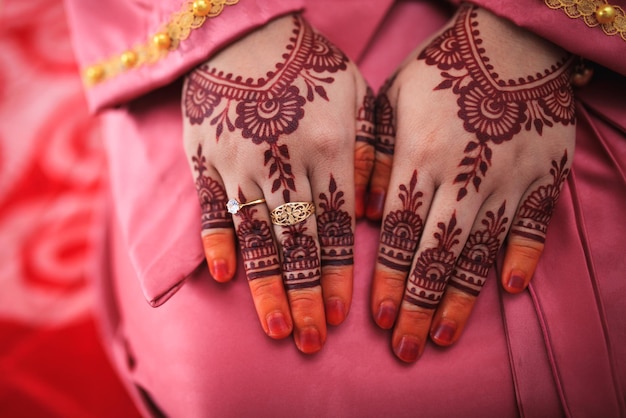 Henna ist eine traditionelle malaysische dekorative Kunst in Nahaufnahme