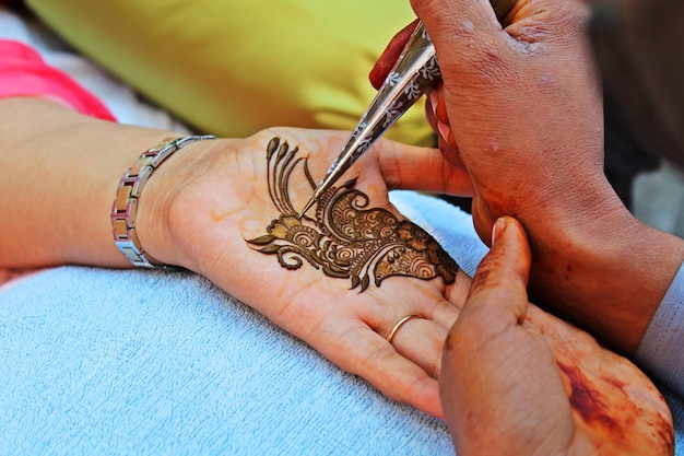 Foto henna-tattoo auf einer indischen hochzeit