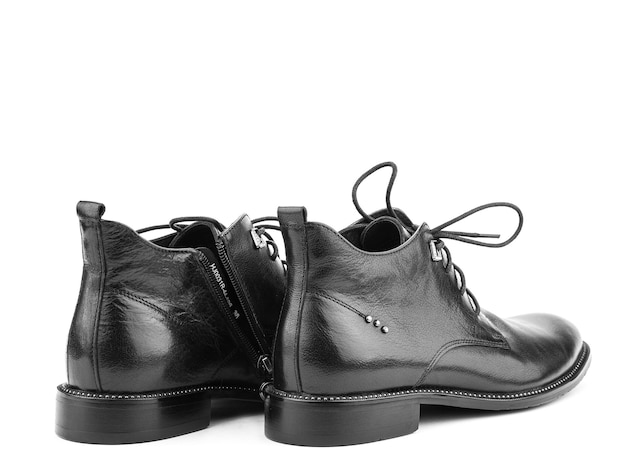 Herbst schwarze Jodhpur-Stiefel aus Leder für Herren mit Schnürsenkeln und durchschnittlichen Absätzen isoliert weißer Hintergrund Rückseitenansicht Modeschuhe