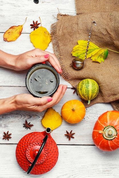Herbst und Tee