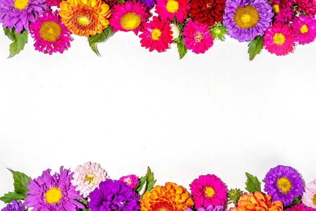 Herbstblumen flatlay Hintergrund