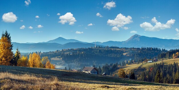 Herbstkarpatendorf Ukraine