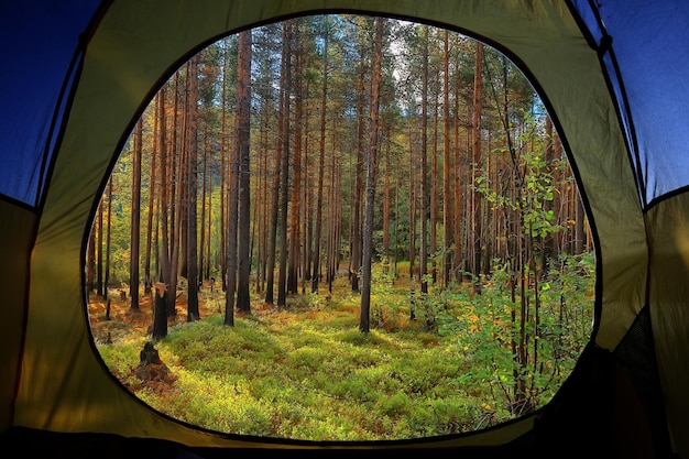 Herbstlandschaftsansicht vom Zelttourismus