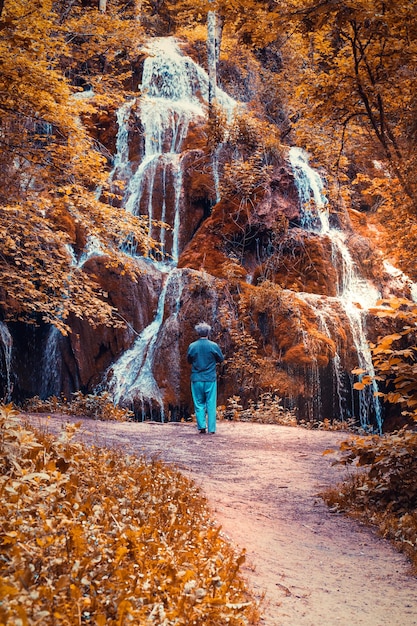 Herbstlicher Wasserfall