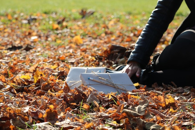 Foto herbstverpackung von geschenken