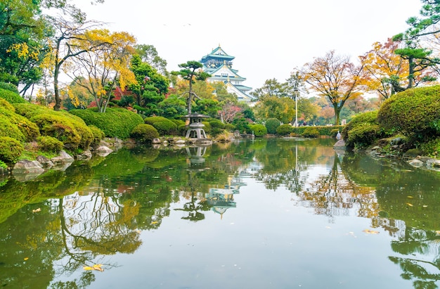 hermosa arquitectura en el castillo de osaka