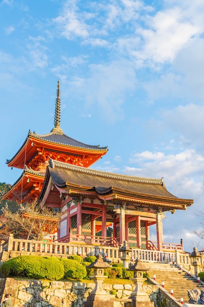 Hermosa arquitectura en el templo Kiyomizu-dera Kyoto ,.