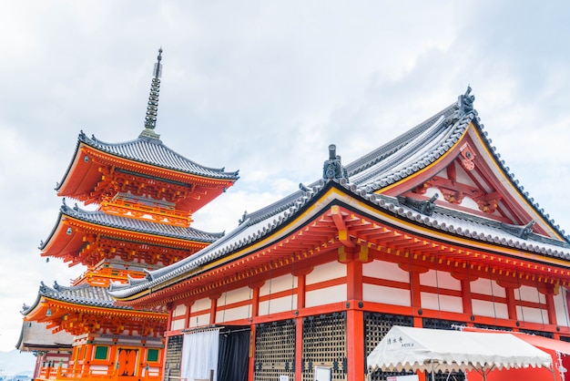 Hermosa arquitectura en el templo Kiyomizu-dera Kyoto ,.