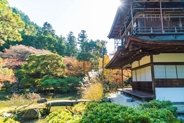 Hermosa arquitectura en el templo de Silver Pavillion Ginkakuji