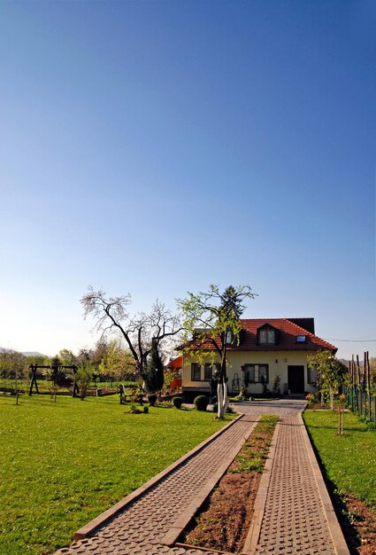 hermosa casa en un día soleado