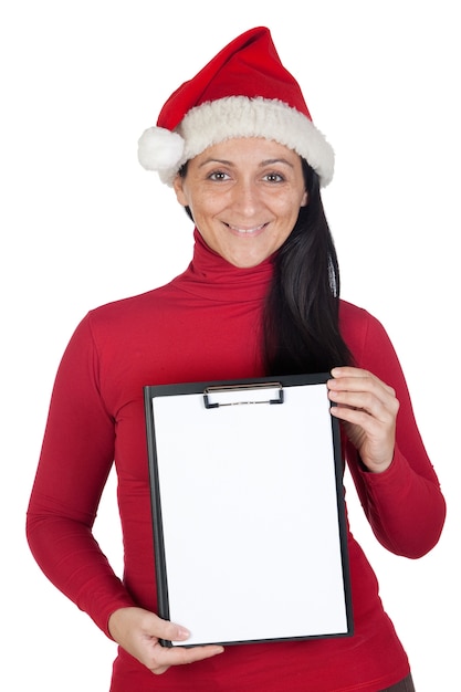 Hermosa chica con sombrero de Navidad sobre un fondo blanco