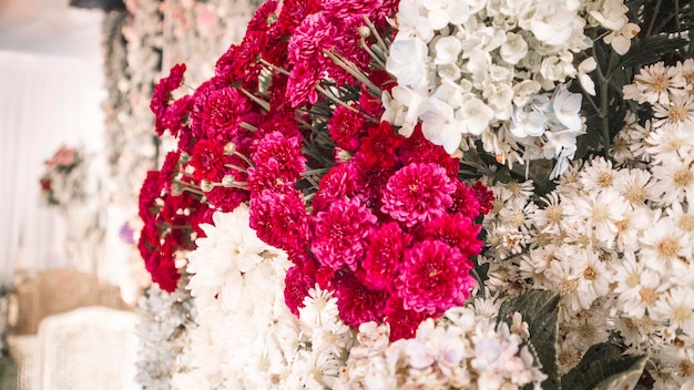 Hermosa colección de flores para boda.