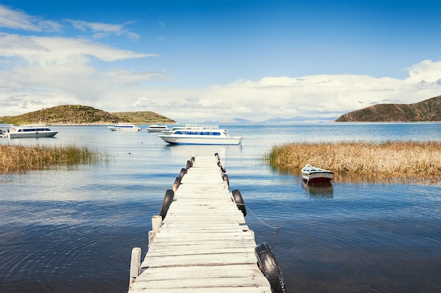 Hermosa costa de la Isla del Sol (Isla del Sol), lago Titicaca, Bolivia