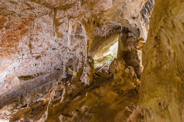 Hermosa cueva de la ciudad de Bonito en Brasil