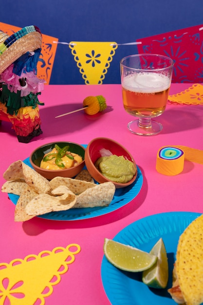 Foto hermosa decoración de fiesta mexicana con comida