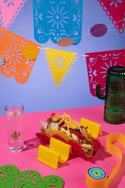 Foto hermosa decoración de fiesta mexicana con comida