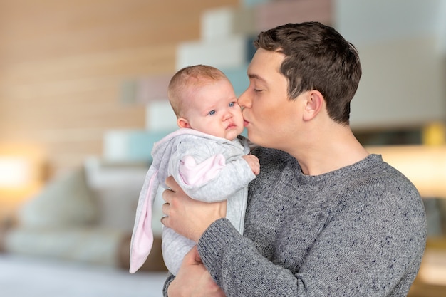 Hermosa familia feliz