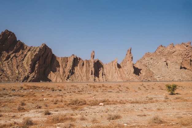 Hermosa forma de montañas erosionadas en Minab, Irán.