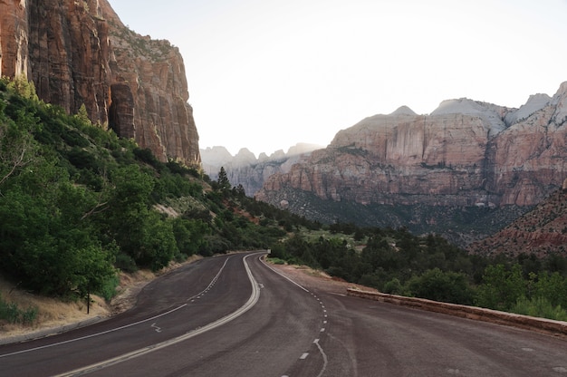 Hermosa foto del Parque Nacional Zion Springdale, EE.