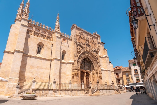 La hermosa iglesia de Santa María la Real en Aranda de Duero en la provincia de Burgos España