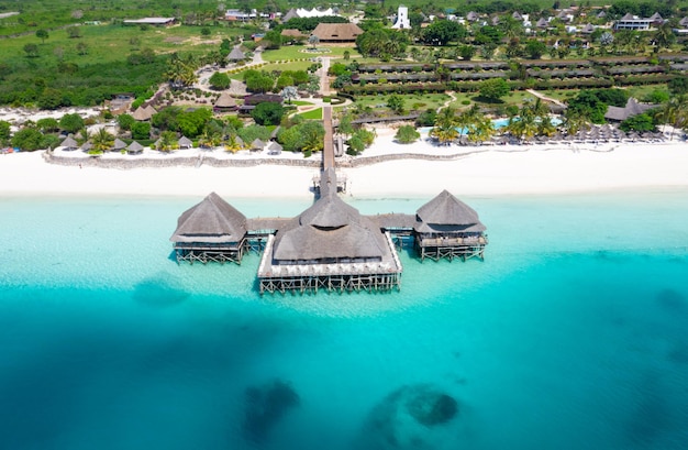 La hermosa isla tropical de Zanzíbar vista aérea mar en la playa de Zanzíbar Tanzania