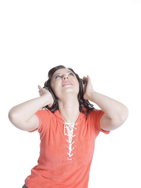 Foto hermosa joven escucha una foto de composición musical con espacio de copia