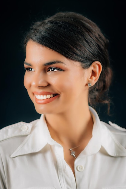 Hermosa Joven Mujer Feliz Sonriendo Expresando Emociones Positivas