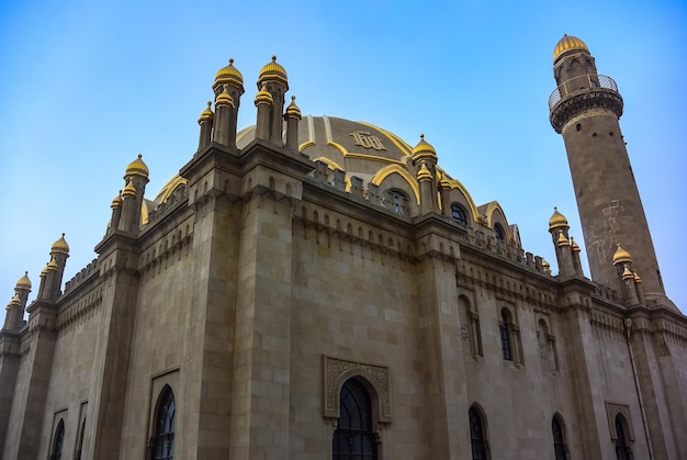 Hermosa Mezquita Tezepir en Bakú, Azerbaiyán, mayo de 2019