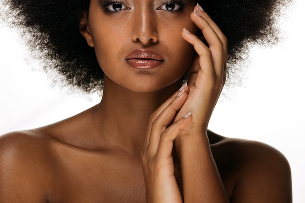 Foto hermosa mujer afro