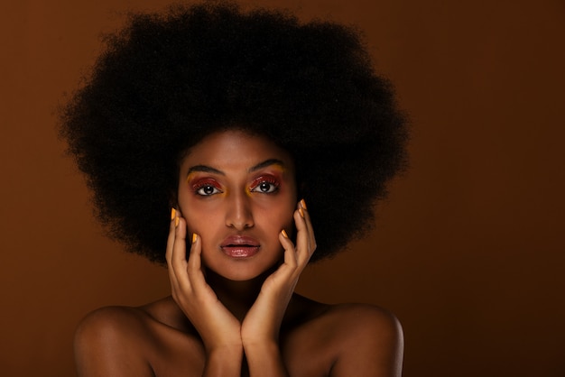 Hermosa mujer afro