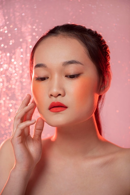 Foto hermosa mujer asiática con maquillaje