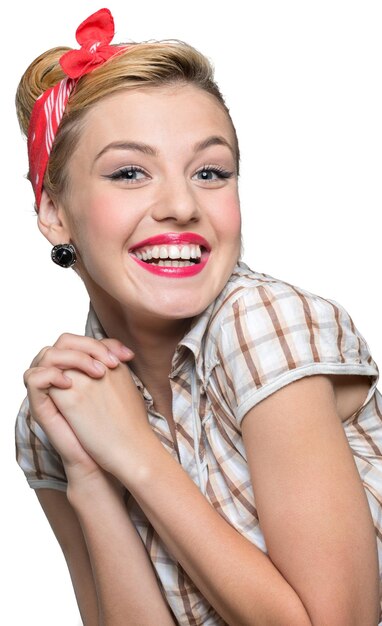 Hermosa mujer joven con maquillaje pin-up