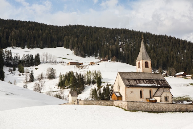 Hermosa naturaleza en Italia Alpes mountaina en Europa