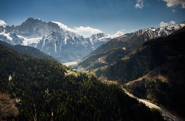 Hermosa naturaleza en Italia Alpes mountaina en Europa