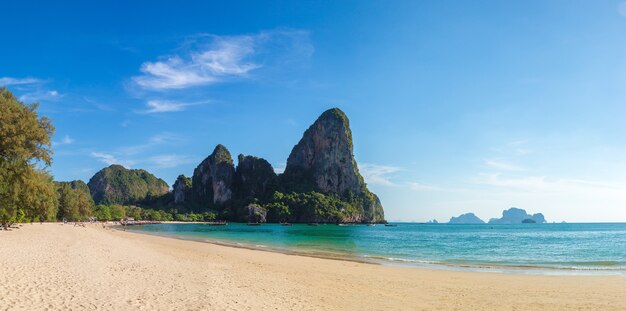 Hermosa naturaleza en la playa de Railay, Krabi, Tailandia