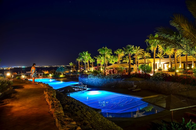 Hermosa noche árabe en un hotel de Egipto Sharm el Sheikh