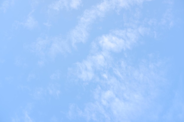 Foto hermosa nube en el cielo azul como fondo