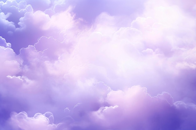 La hermosa nube violeta del bebé por la noche